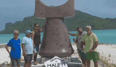 A Maupiti, un "penu" sculpté en pierre de 3 mètres de haut fait l'orgueil des familles de l'île
