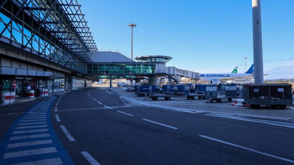 vers 30% d'annulation des vols à Marseille, 40% à Paris