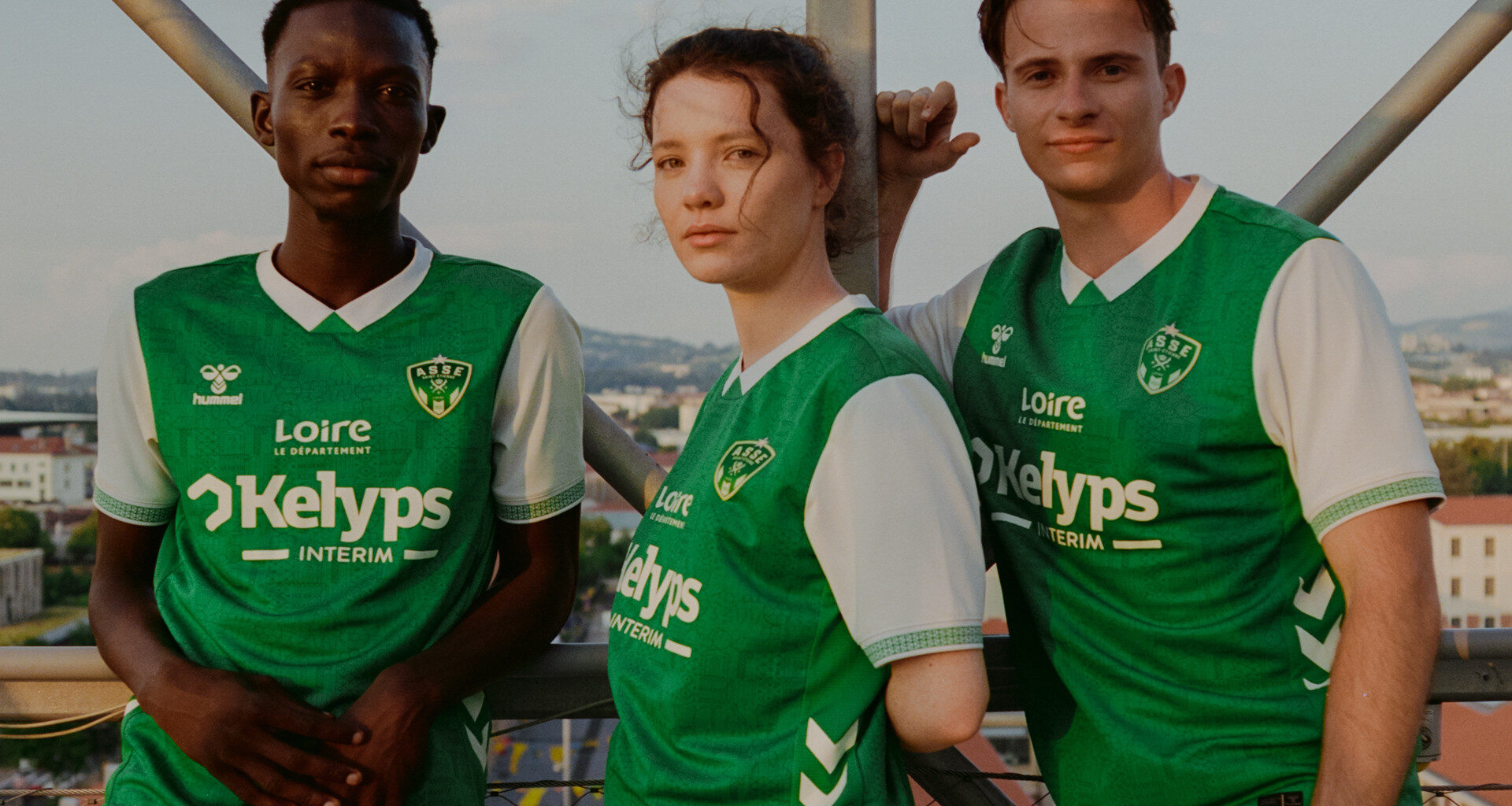 L'ASSE et hummel dévoilent, avec la Cité du design, le maillot domicile 2025-2026 !