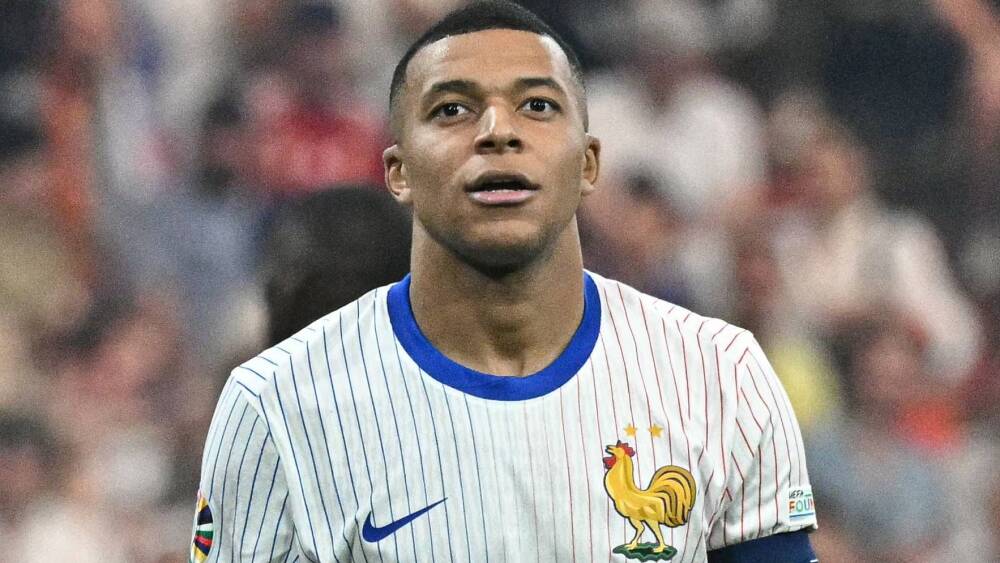 Mbappé fait un don de 180300 euros à des policiers, l'IGPN ouvre une enquête