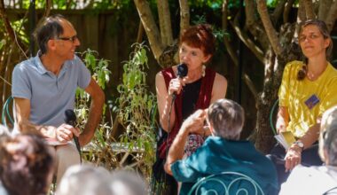 L’autrice Nancy Huston rencontre ses lecteurs à la librairie Le Bleuet, à Banon