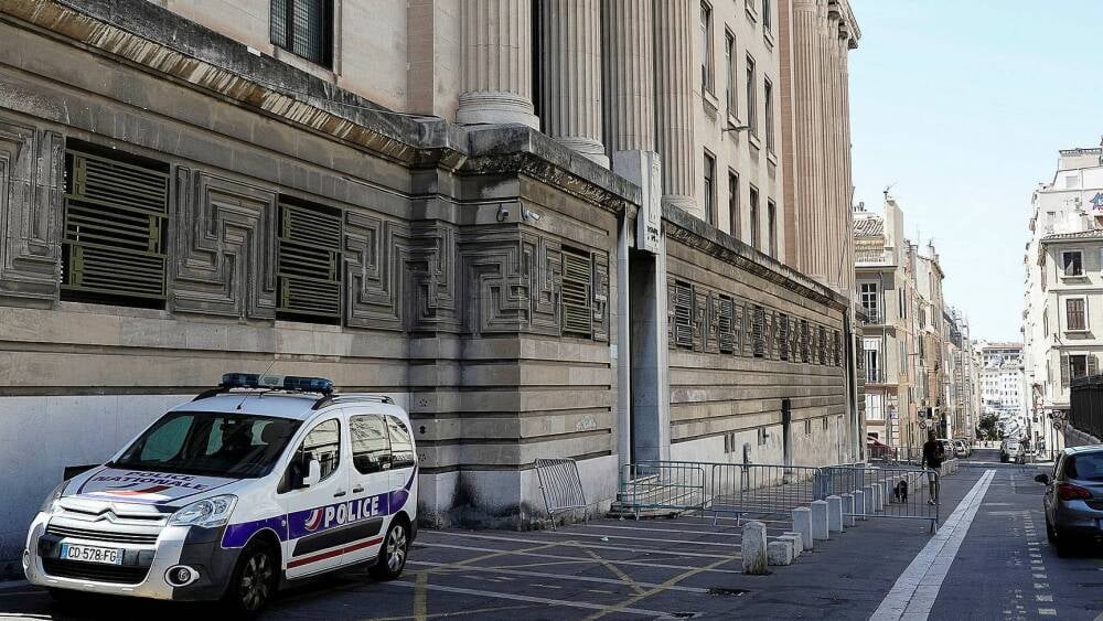 À Marseille, la nourrice avait installé un "drive" de la drogue dans son appartement