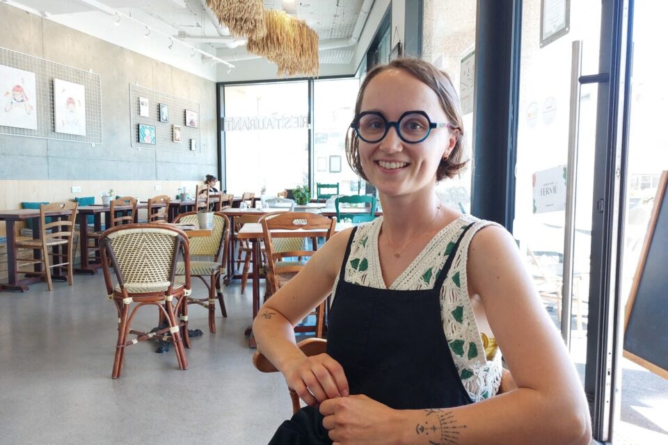 Sarah Goter, au sein du restaurant Les Récupérables, situé rue de Nantes, à l'angle du bâtiment après le Carrefour City.