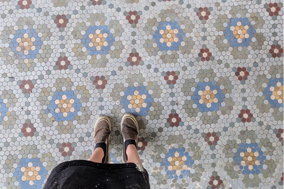 Le sol en mosaïque d'origine de la boutique sera conservée dans la future boulangerie.