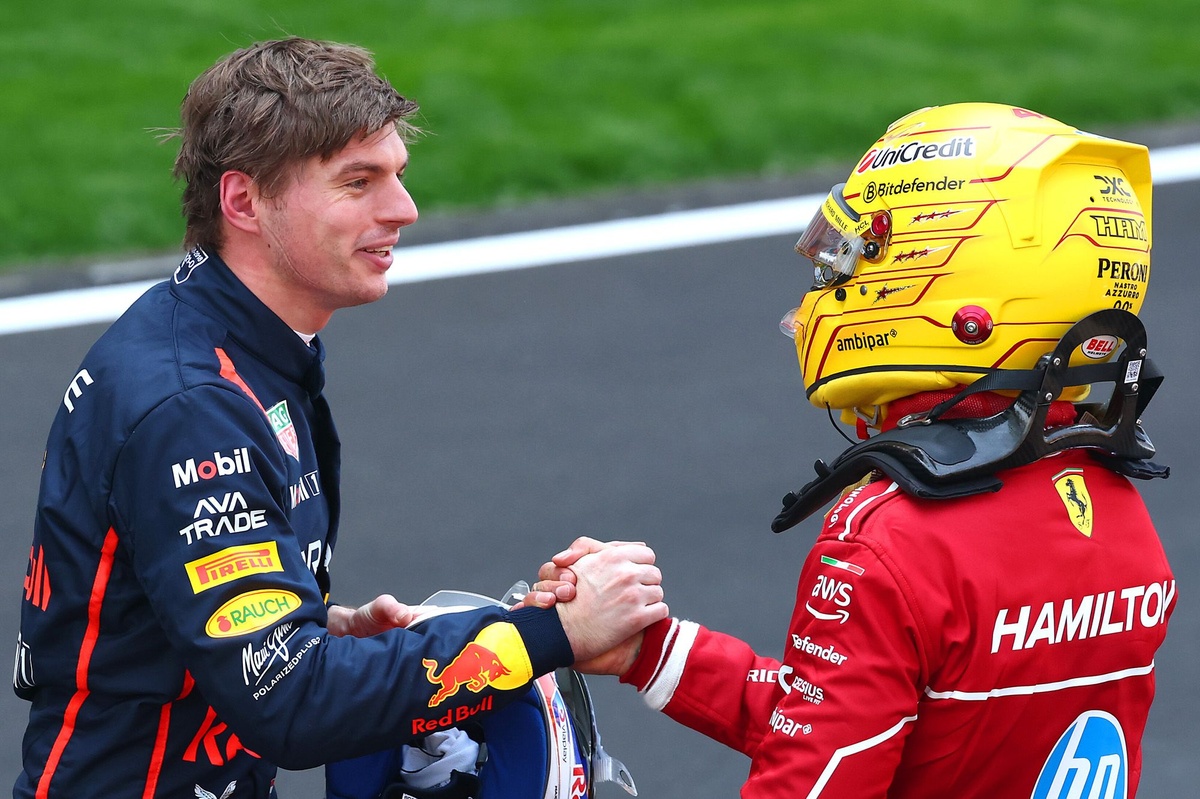 Hamilton conseillerait à Verstappen d'aller chez Mercedes