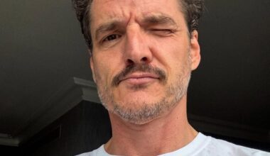 Pedro Pascal : les 6 livres préférés de l'acteur à lire cet été (et le reste de l'année, aussi)