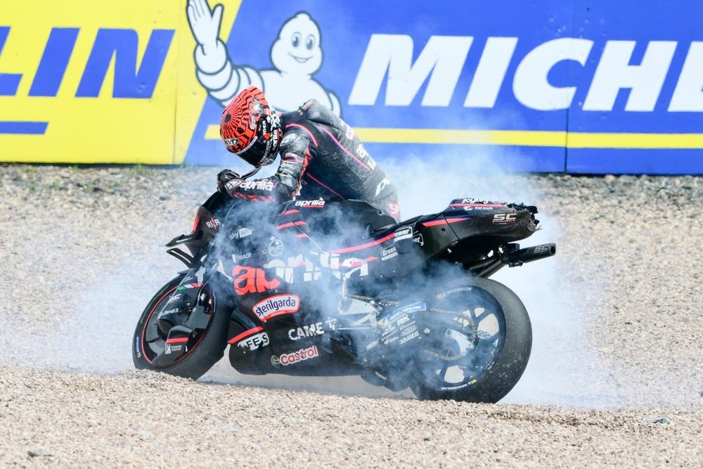 Lorenzo Savadori est tombé deux fois pendant la course.