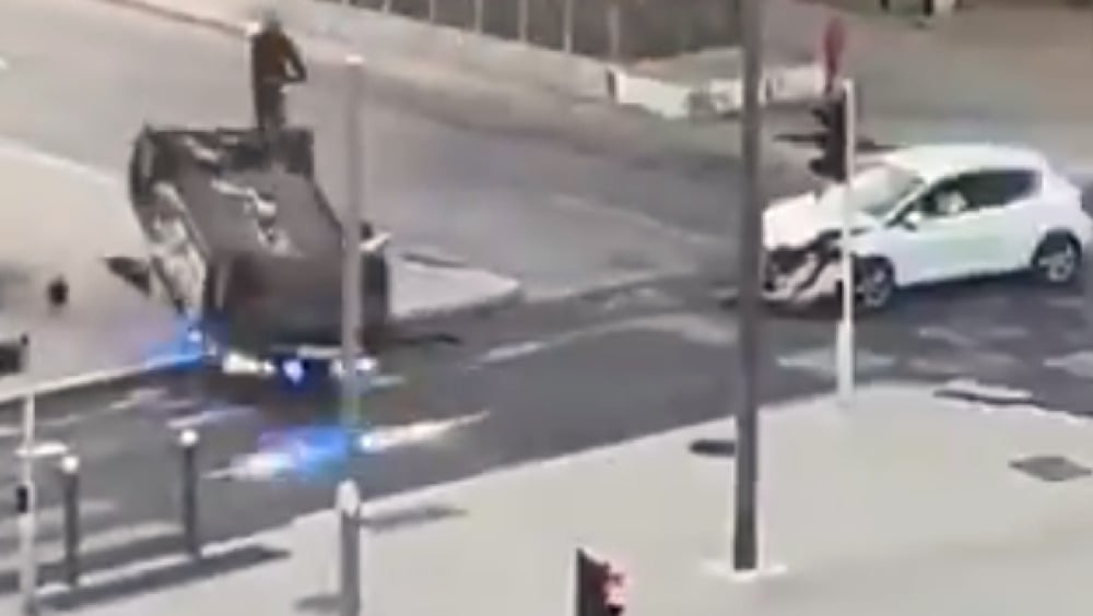 Des policiers encore blessés et pris à partie après une course-poursuite suivie d'un accident à Marseille