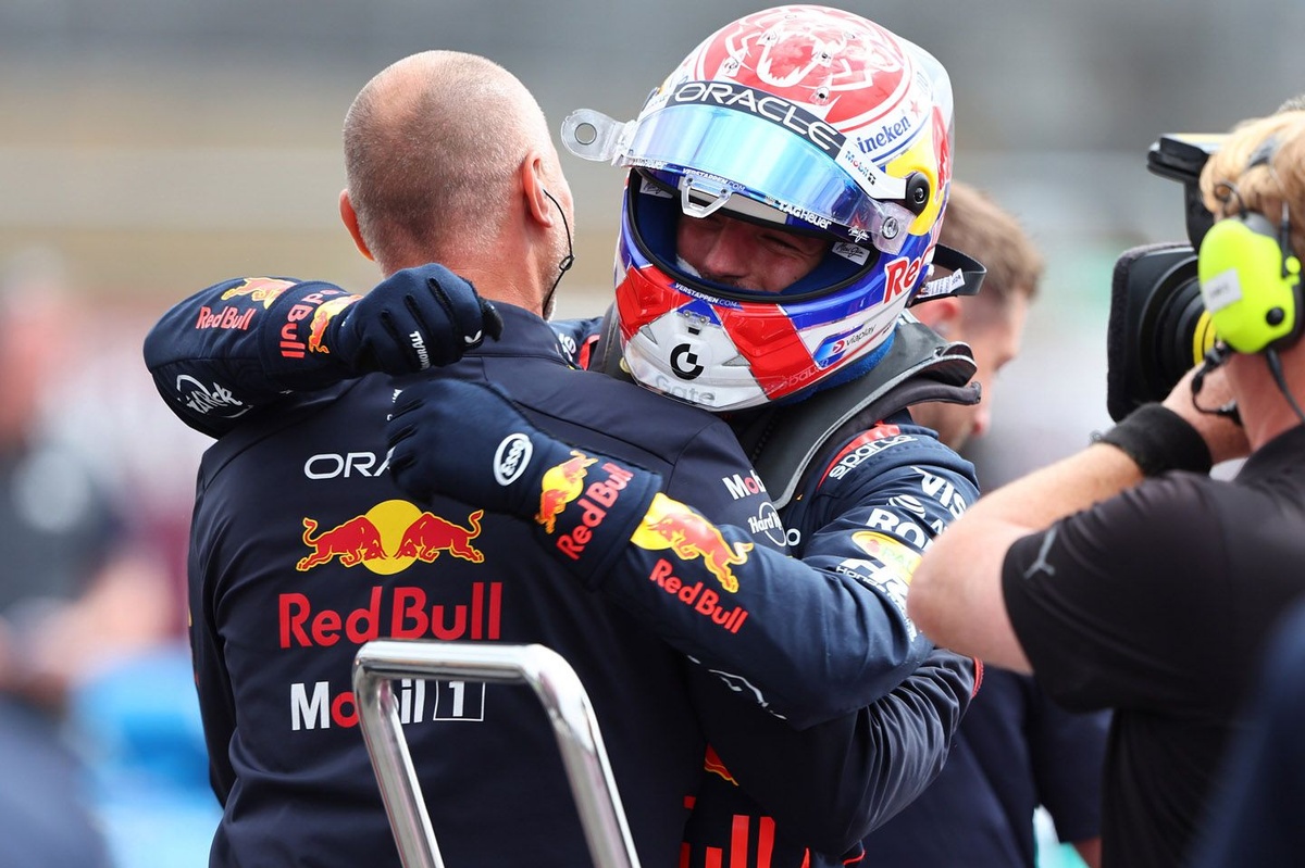 Verstappen en pole devant les deux McLaren à Silverstone