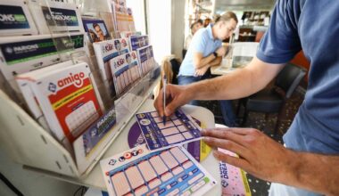 Un couple décide d'ajouter deux grilles MyMillion supplémentaires pour son anniversaire et remporte un million d'euros à Antibes