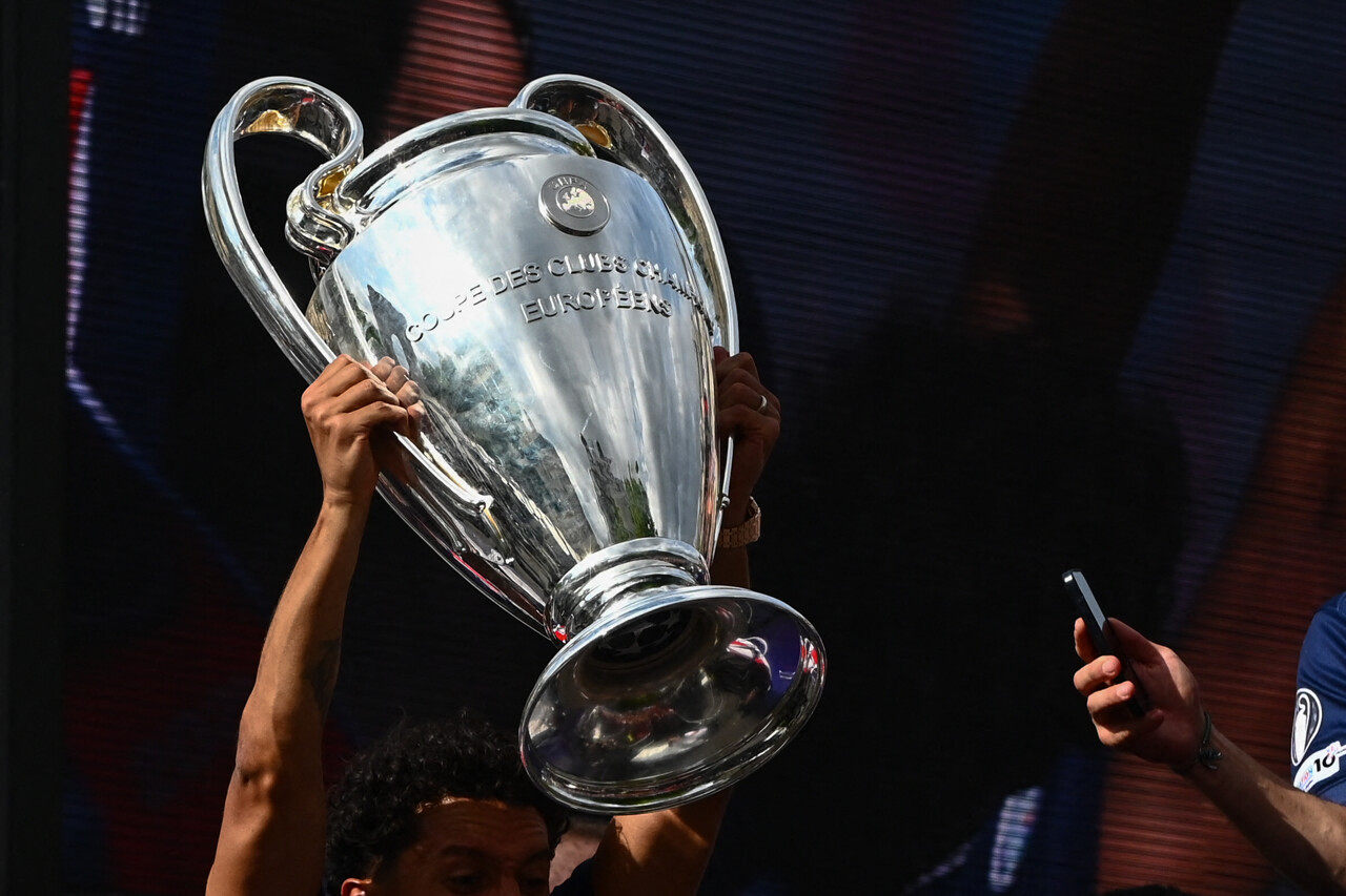 comment voir la Coupe aux grandes oreilles, exposée au Parc des Princes à Paris