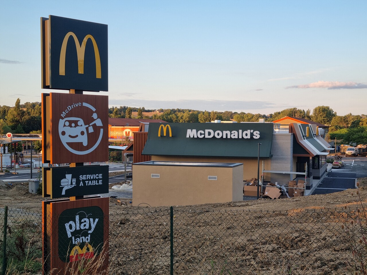 Près de Toulouse. Les travaux du McDonald's incendié sont presque terminés, voici quand il va ouvrir