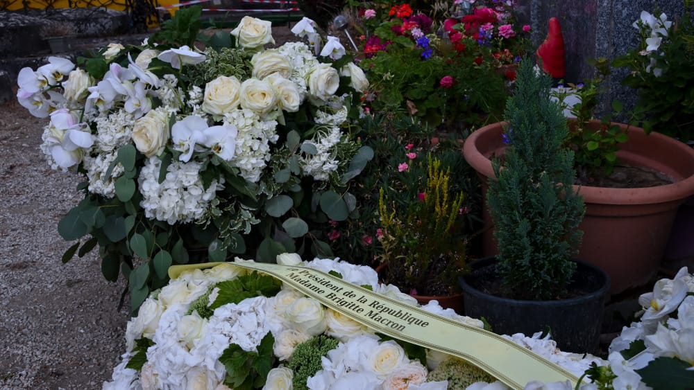 L'Élysée avait notamment envoyé des fleurs.