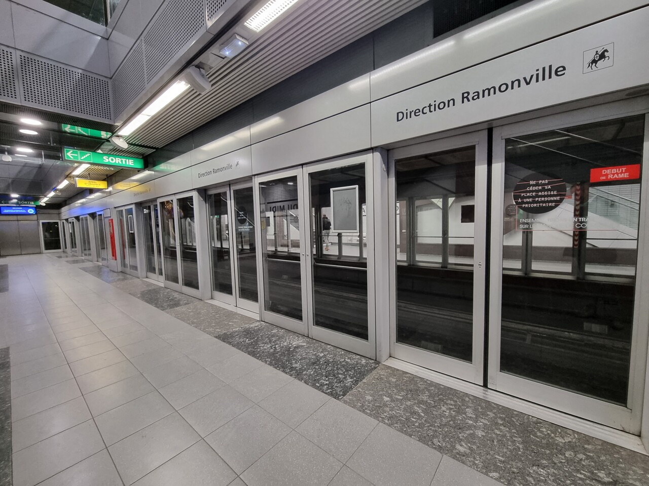 le métro partiellement à l'arrêt ce mardi soir, les stations non desservies