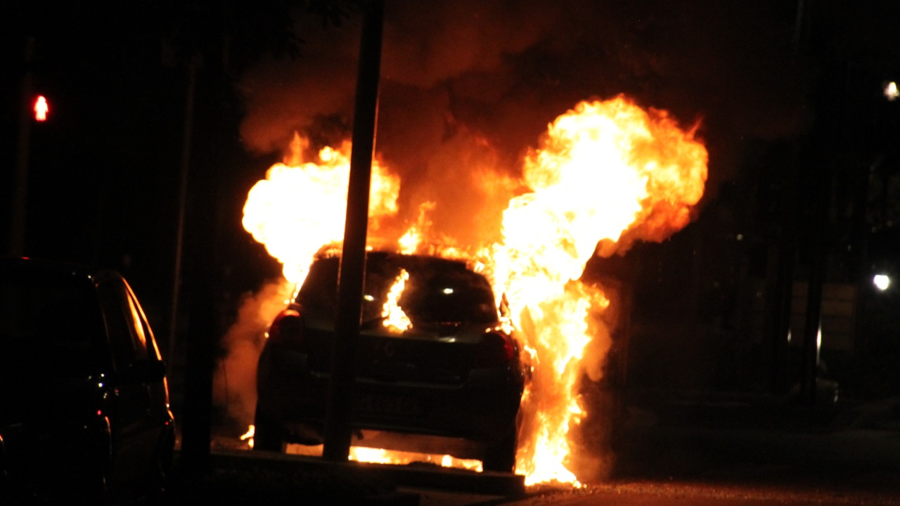 quatre véhicules incendiés en une nuit