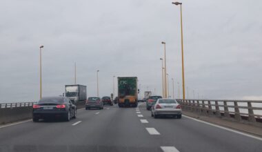 un accident provoque de gros bouchons sur le pont de Cheviré