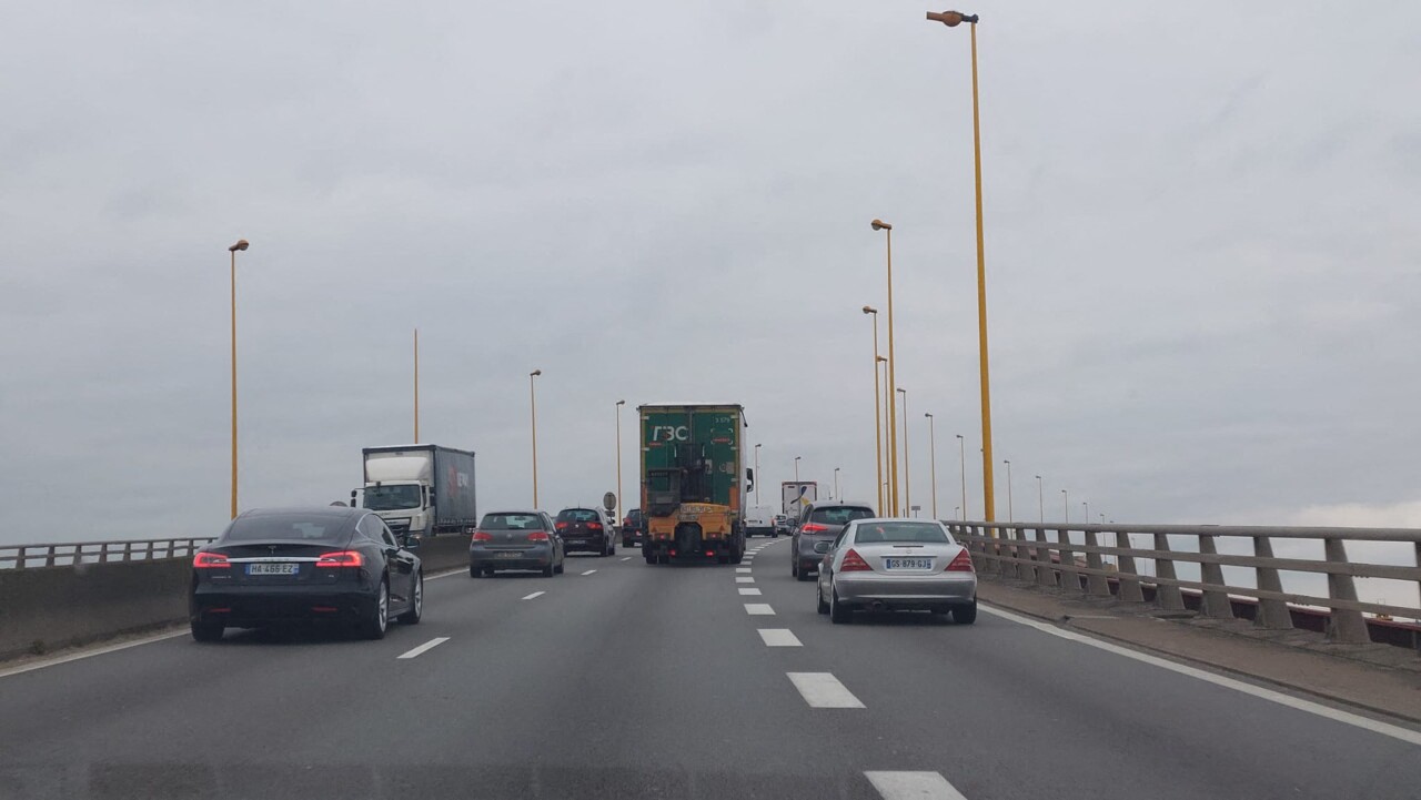 un accident provoque de gros bouchons sur le pont de Cheviré