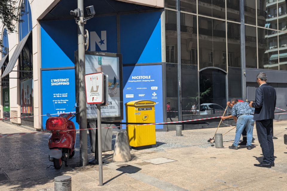 Le directeur du centre est venu constater les dégâts.