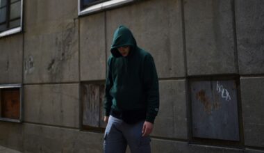 Mais pourquoi les ados portent-ils des sweats à capuche même en pleine canicule?
