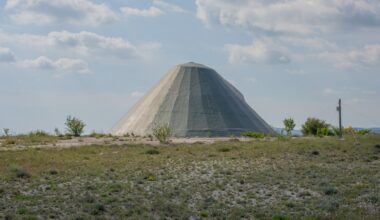Base militaire secrète, légendes et théories conspirationnistes: la France a aussi eu sa Zone 51