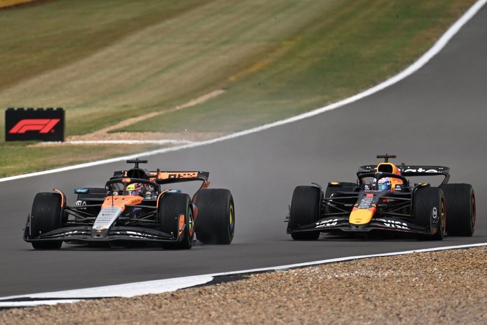 Oscar Piastri, McLaren, Max Verstappen, Red Bull Racing