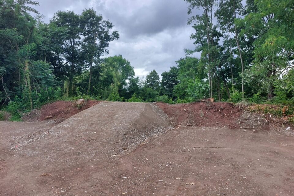 Les travaux de construction de la passerelle qui reliera le quartier du Wacken à Strasbourg et Schiltigheim débutent en août 2025.
