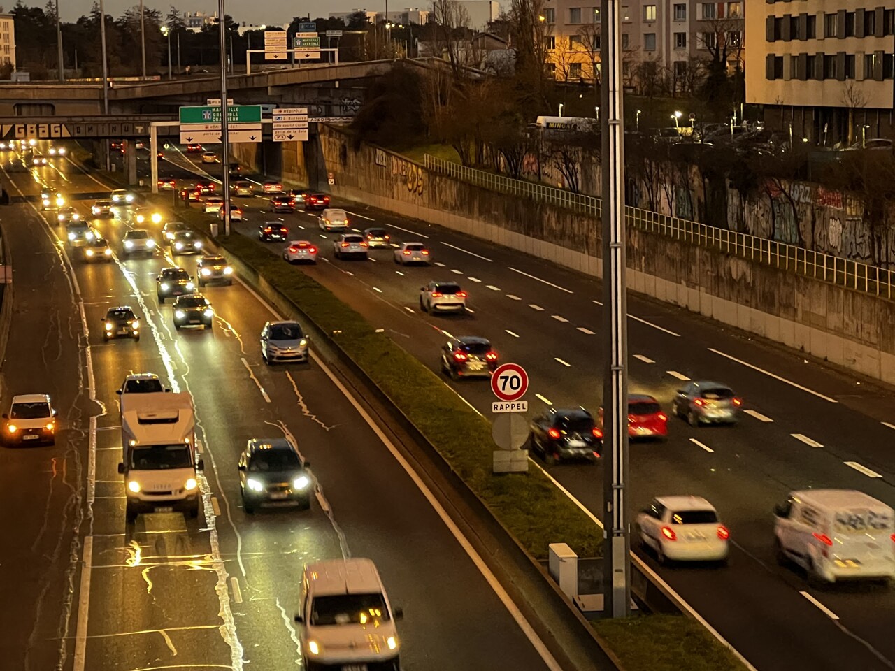 Lyon. C'est quoi ce nouveau panneau lumineux sur le périphérique Laurent-Bonnevay