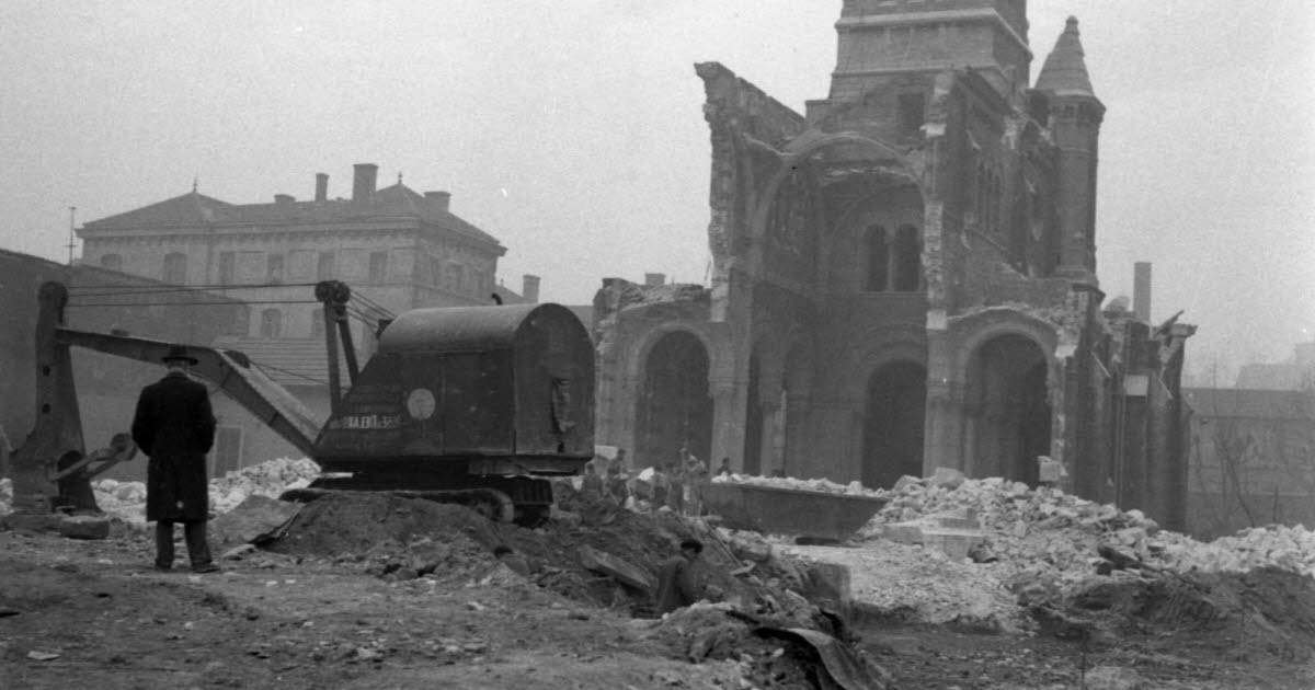 En images. Une église détruite pour construire un tunnel... Dans les archives du Progrès de Lyon en 1952