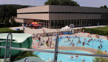 le thermomètre grimpe et la tension monte à la piscine Raymond-Sommet