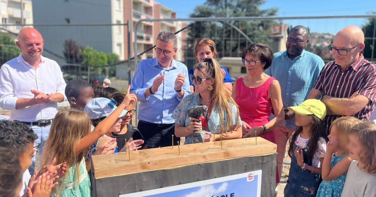 l’extension de l’école élémentaire de la Vivaraize dans les clous