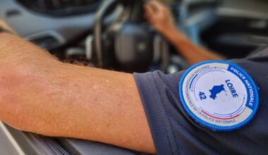 Loire. Il tente de frapper le vigile du supermarché après avoir volé des bouteilles d’alcool