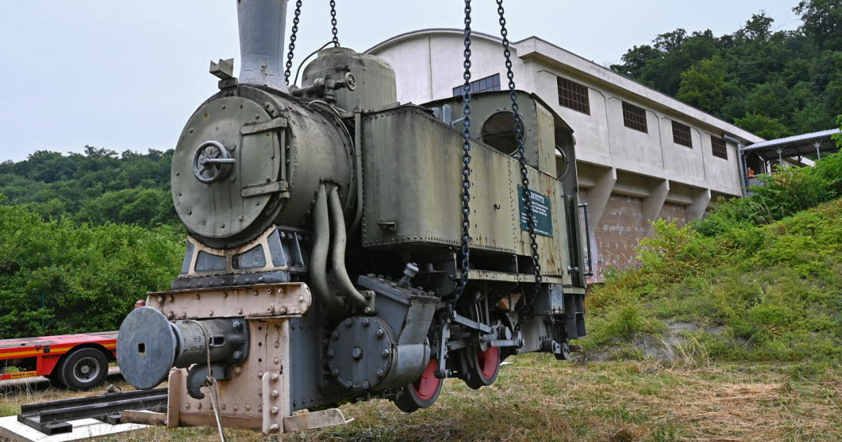 Neuves-Maisons. La vieille locomotive la Boyotte déménage sur le carreau de mine du Val-de-Fer