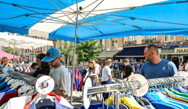 Photos. Le grand déballage des commerçants sous le soleil