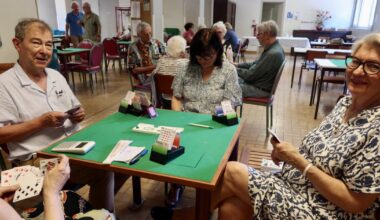 Saint-Chamond. Tournoi caritatif au club de bridge et une médaille pour Catherine Bord