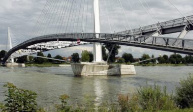 Strasbourg. Un homme saute dans le Rhin depuis la passerelle des Deux-Rives et se noie