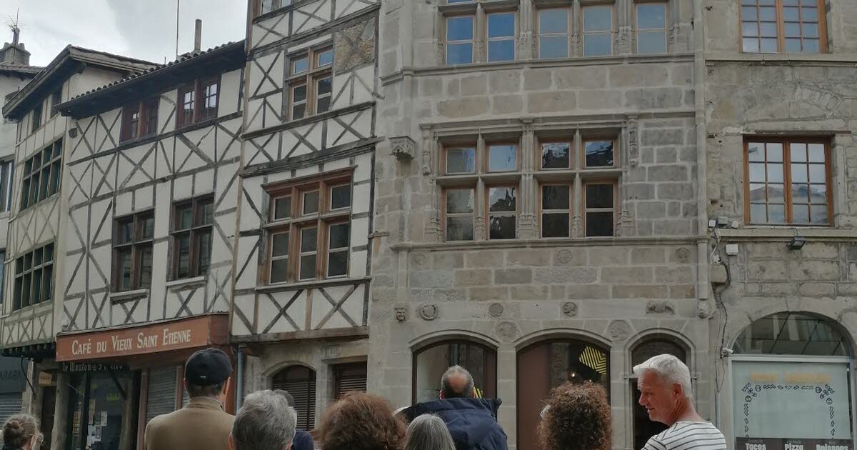 Saint-Étienne. La Maison Claude Chamoncel, bâtiment classé, en guerre contre les pigeons