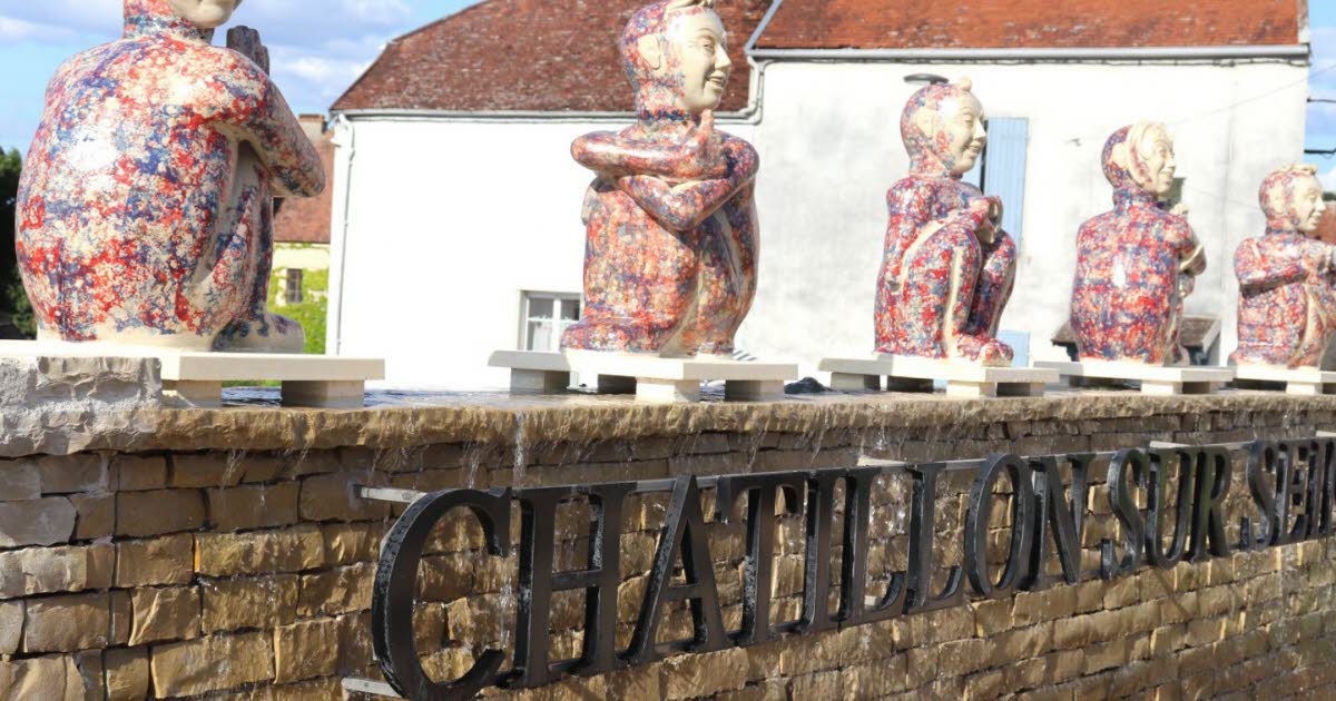 Châtillon-sur-Seine. Les sculptures de cet artiste local ont investi la place Joffre