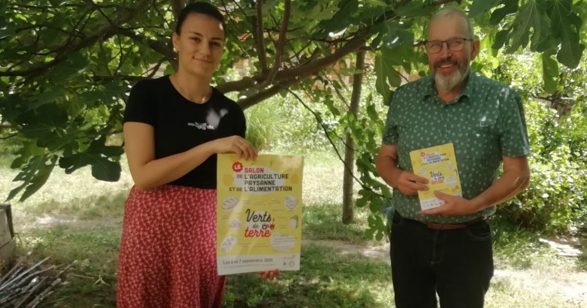 les bénévoles de Verts-de-Terre préparent leur salon
