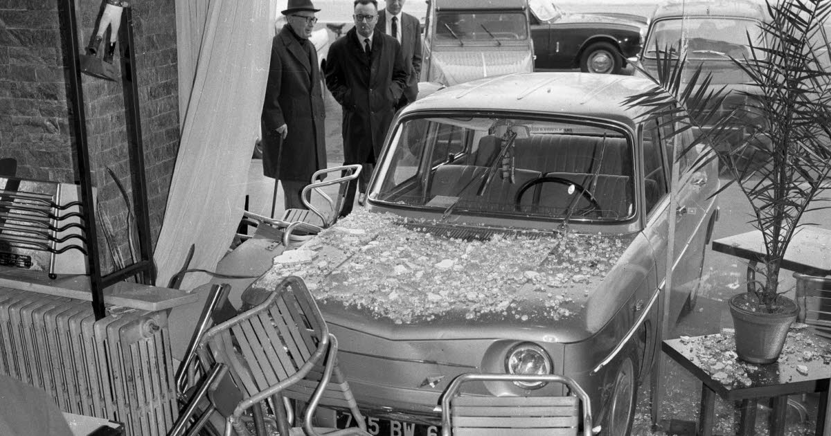 En images. L'apocalypse à Feyzin, le plus grand magasin Carrefour d'Europe, les Stones à Lyon... Dans les archives du Progrès en 1966