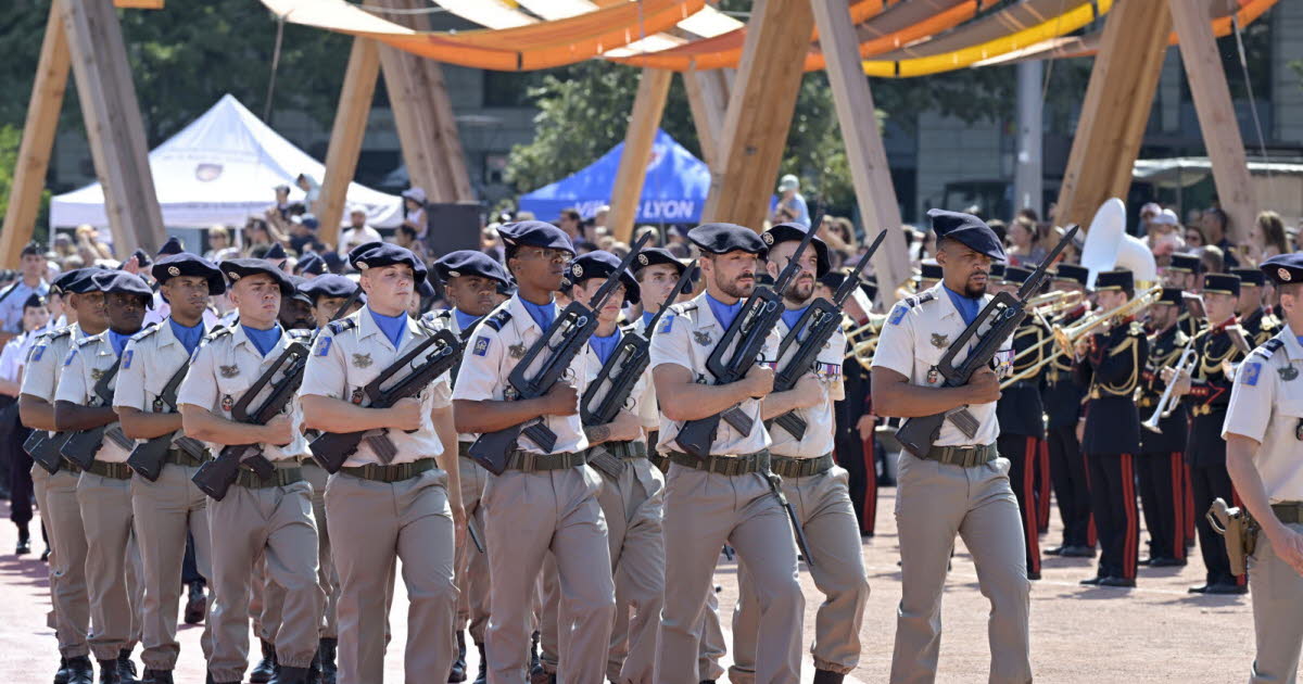 En images. Revivez le traditionnel défilé militaire du 14-Juillet, place Bellecour à Lyon