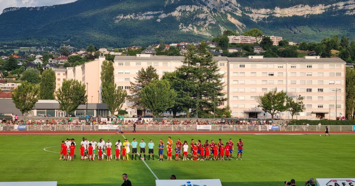 Ligue 2. « L’équipe peut faire mieux » : l'ASSE chute contre le Servette de Genève à Aix-les-Bains