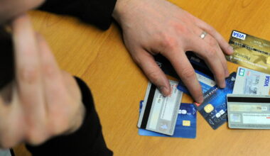 Lyon. Une octogénaire victime d’une fausse policière qui lui réclame sa carte bancaire