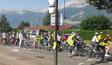 un cortège pour s’y rendre… à vélo !