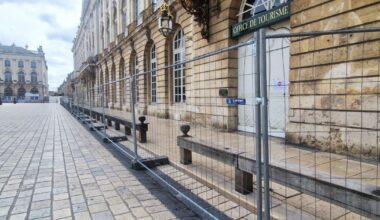 des bus déviés jusqu’à vendredi, un côté de l’hôtel de ville sécurisé