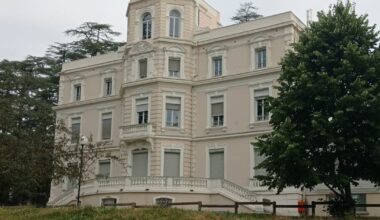 de maison de maître à école