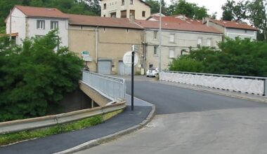 Saint-Étienne / TERRENOIRE. Le pont sur la voie rapide rénové
