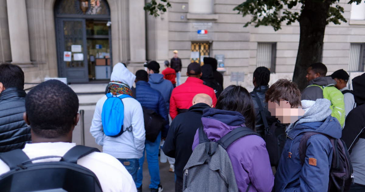 devant la préfecture, l’attente sans fin pour un titre de séjour