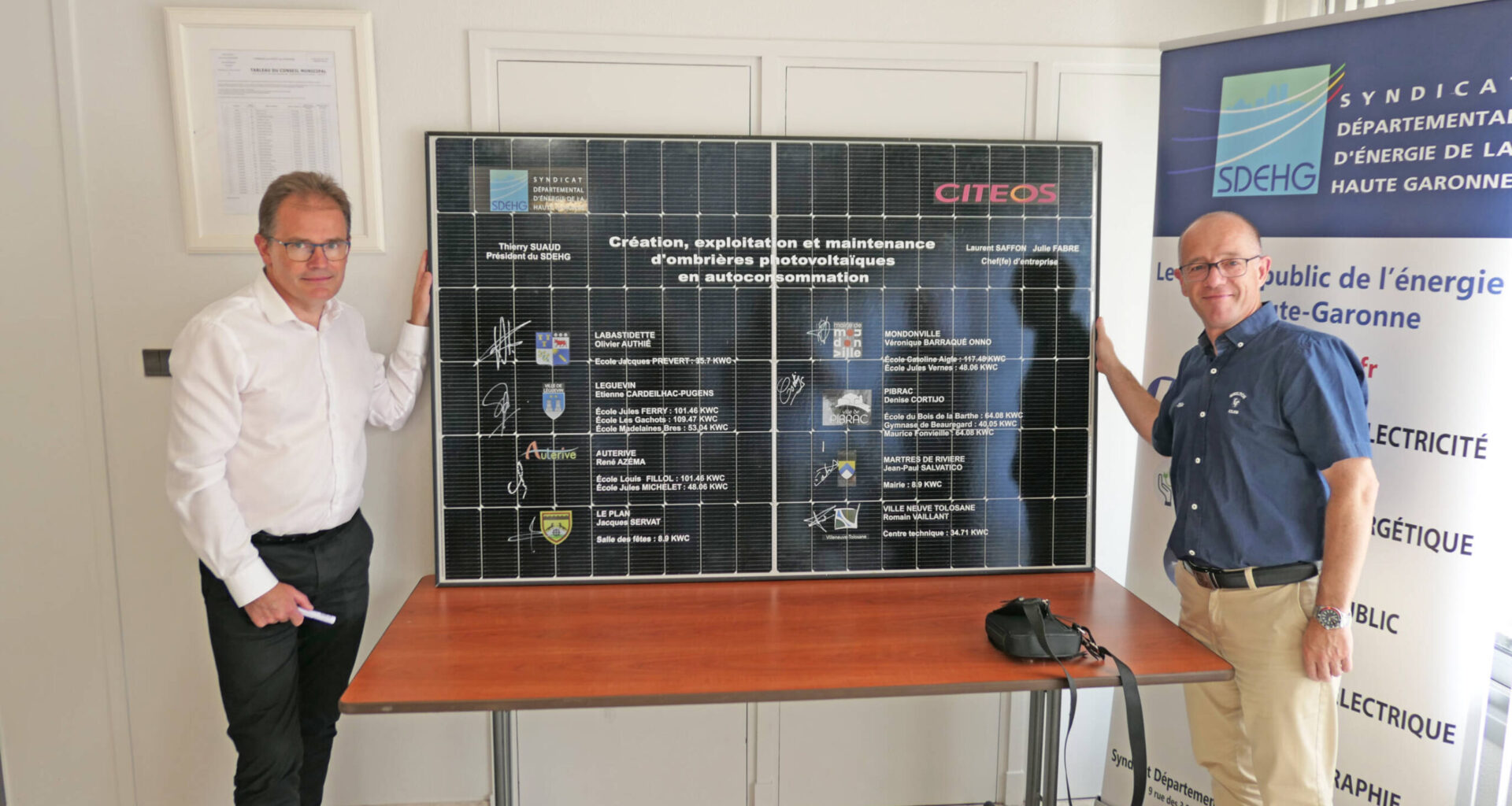 14 premières ombrières photovoltaïques installées par le SDEHG