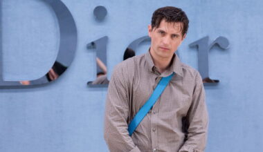 "Des aventurettes de pacotille" : pourquoi Raphaël Quenard n'a "jamais eu de copine avant 24 ans"