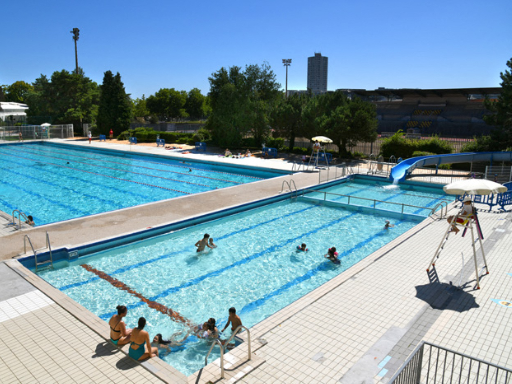 Lyon. Cette piscine avec toboggan rouvre en avance après les travaux, dès 2,60 euros